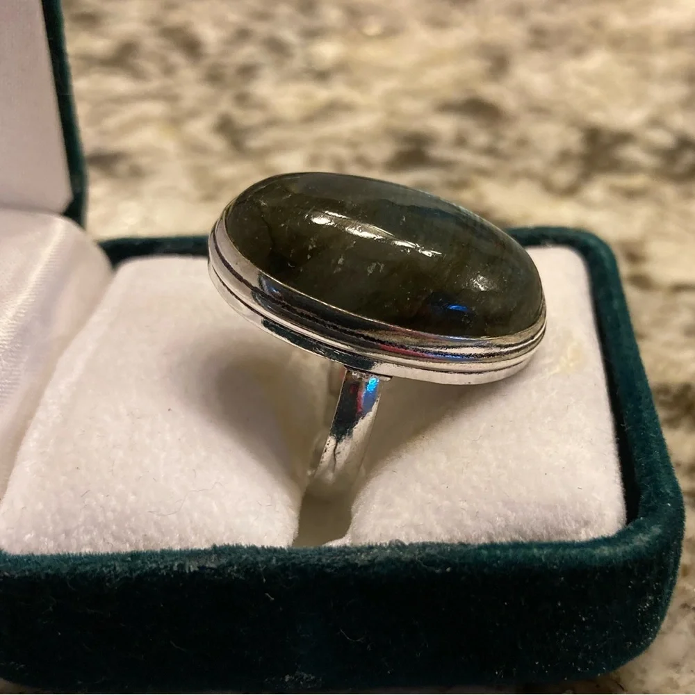 Oval Shaped Labradorite Solitaire Ring - Blue Flash - Picture 2 of 5